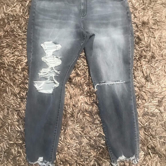 American Eagle Grey ripped jeans - Picture 2 of 4